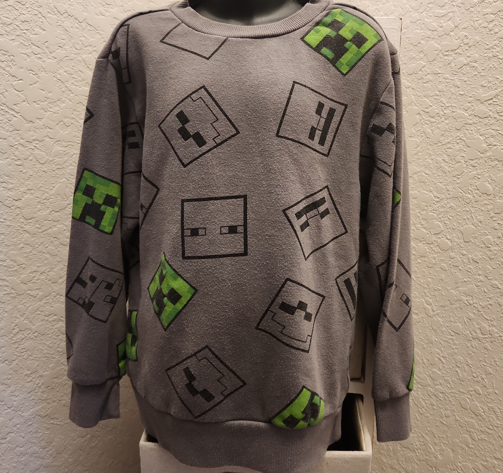 Minecraft Pixel Art Gray and Green Boys Sz S